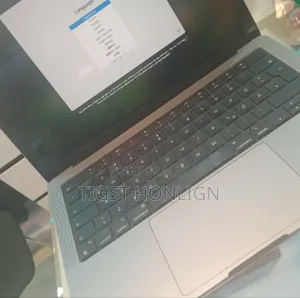 New Laptop Apple MacBook Pro 24GB Apple M3 SSD 512GB