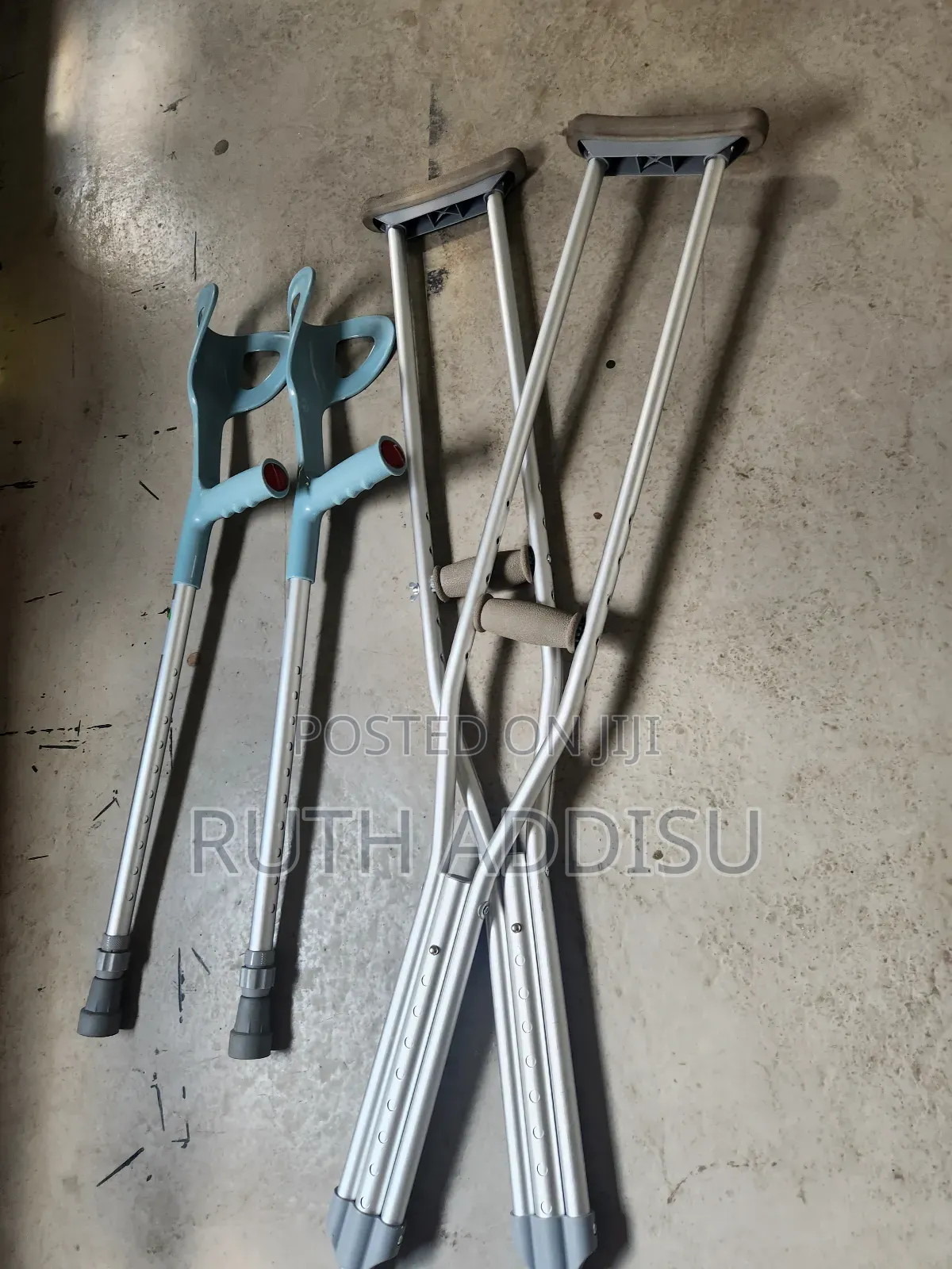 Axillary Bilateral Crutches軟化medical Crutches肺病crutches寄給crutches New