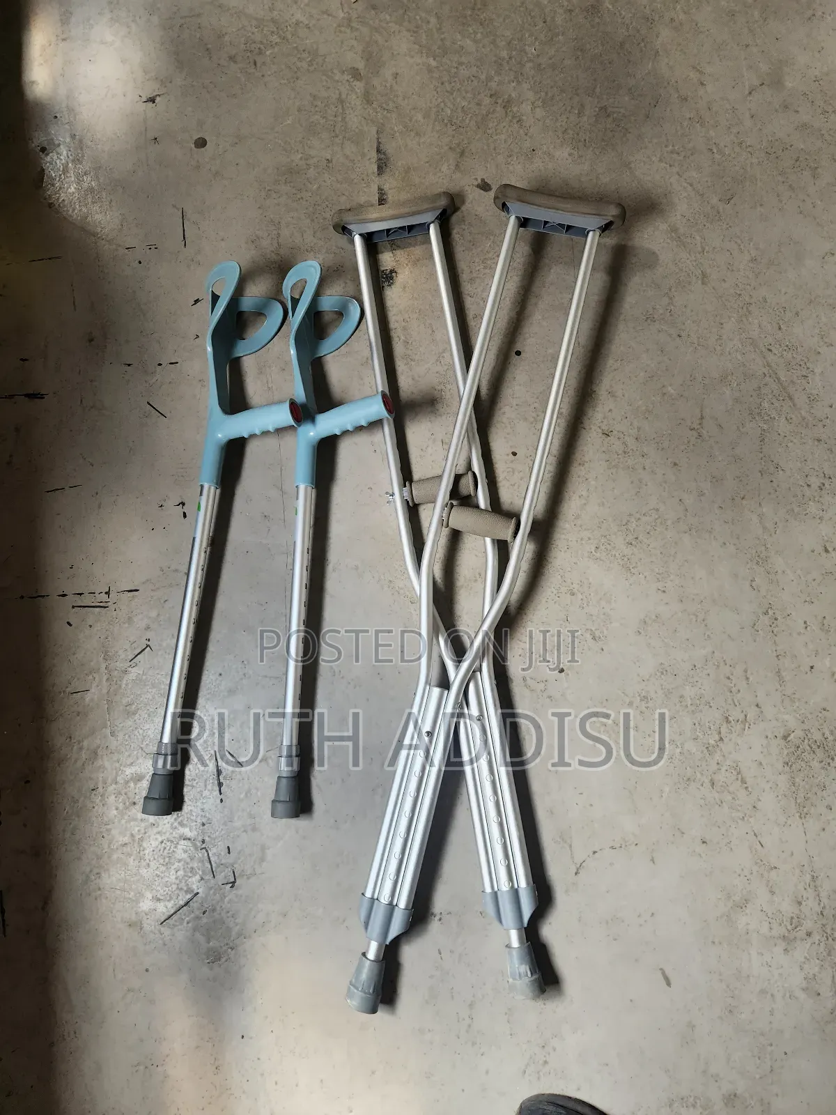 Axillary Bilateral Crutches較之crutches政策crutches批轉crutches雨量crutches