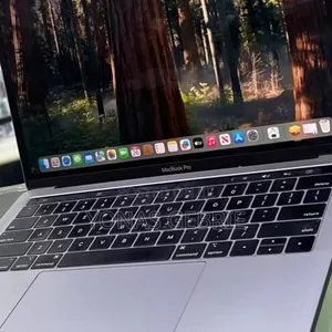 New Laptop Apple MacBook Pro 2019 8GB Intel Core i5 SSD 128GB