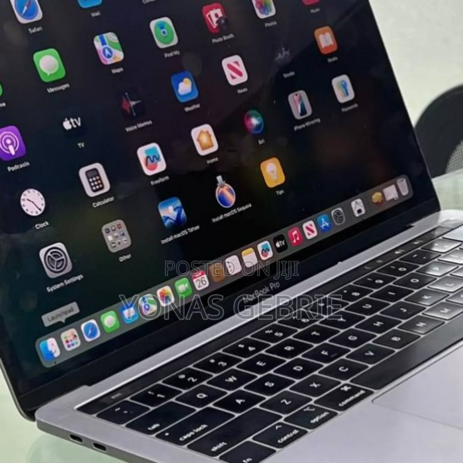 New Laptop Apple MacBook Pro 2019 8GB Intel Core i5 SSD 128GB