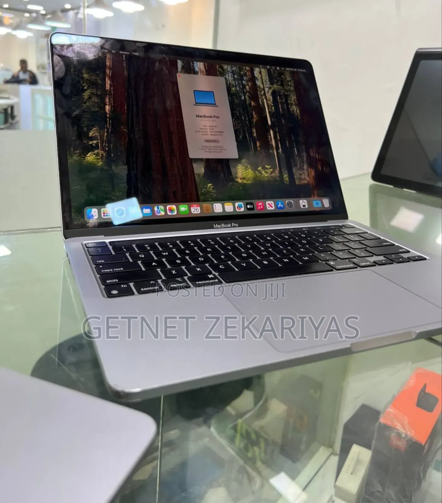 New Laptop Apple MacBook Pro 2020 M1 8GB Apple M1 Pro SSD 256GB