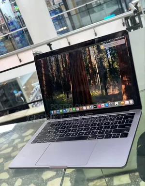 New Laptop Apple MacBook Pro 2019 8GB Intel Core I5 SSD 128GB