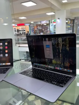 New Laptop Apple MacBook Pro 2019 8GB Intel Core I5 SSD 128GB