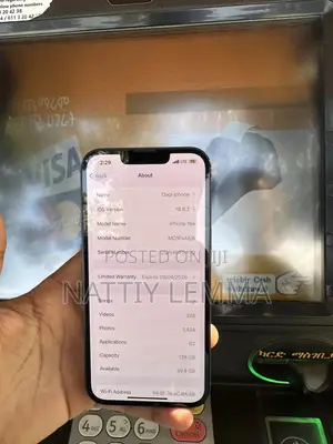 Photo - Apple iPhone 16e 128 GB Black