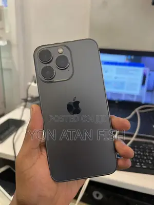 Photo - Apple iPhone 13 Pro 256 GB Black