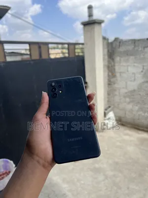 Photo - Samsung Galaxy A32 128 GB Silver