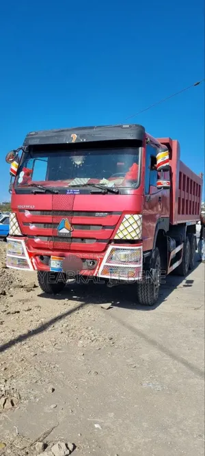 Photo - Sinotruk Howo 2016 Red