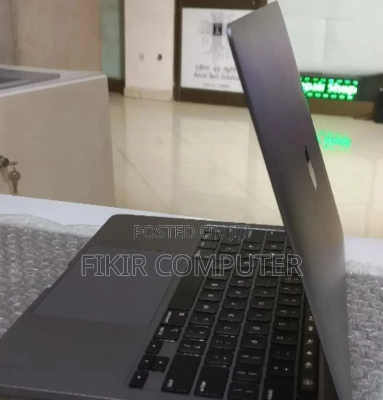 New Laptop Apple MacBook Pro M1 16GB Apple M1 SSD 256GB