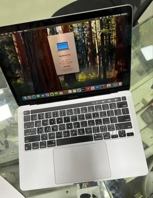 New Laptop Apple MacBook Pro 2020 M1 8GB Intel Core I5 SSD 256GB