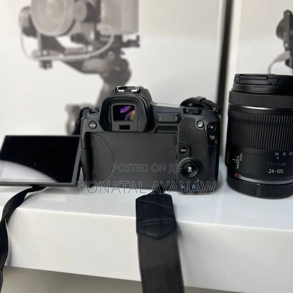 Canon R With Silver 24-105mm