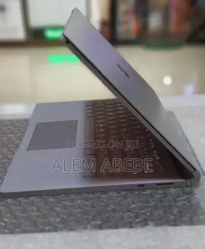 New Laptop Microsoft Surface Book 3 16GB Intel Core I7 SSD 256GB