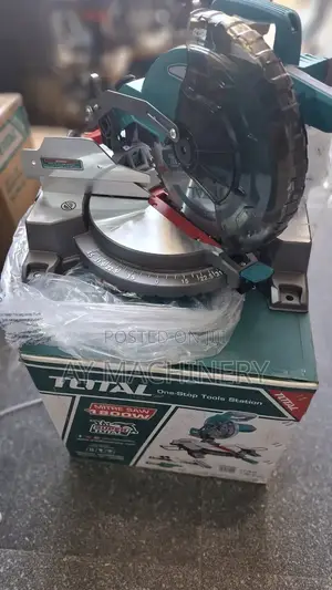 Mitresaw 1800w Total