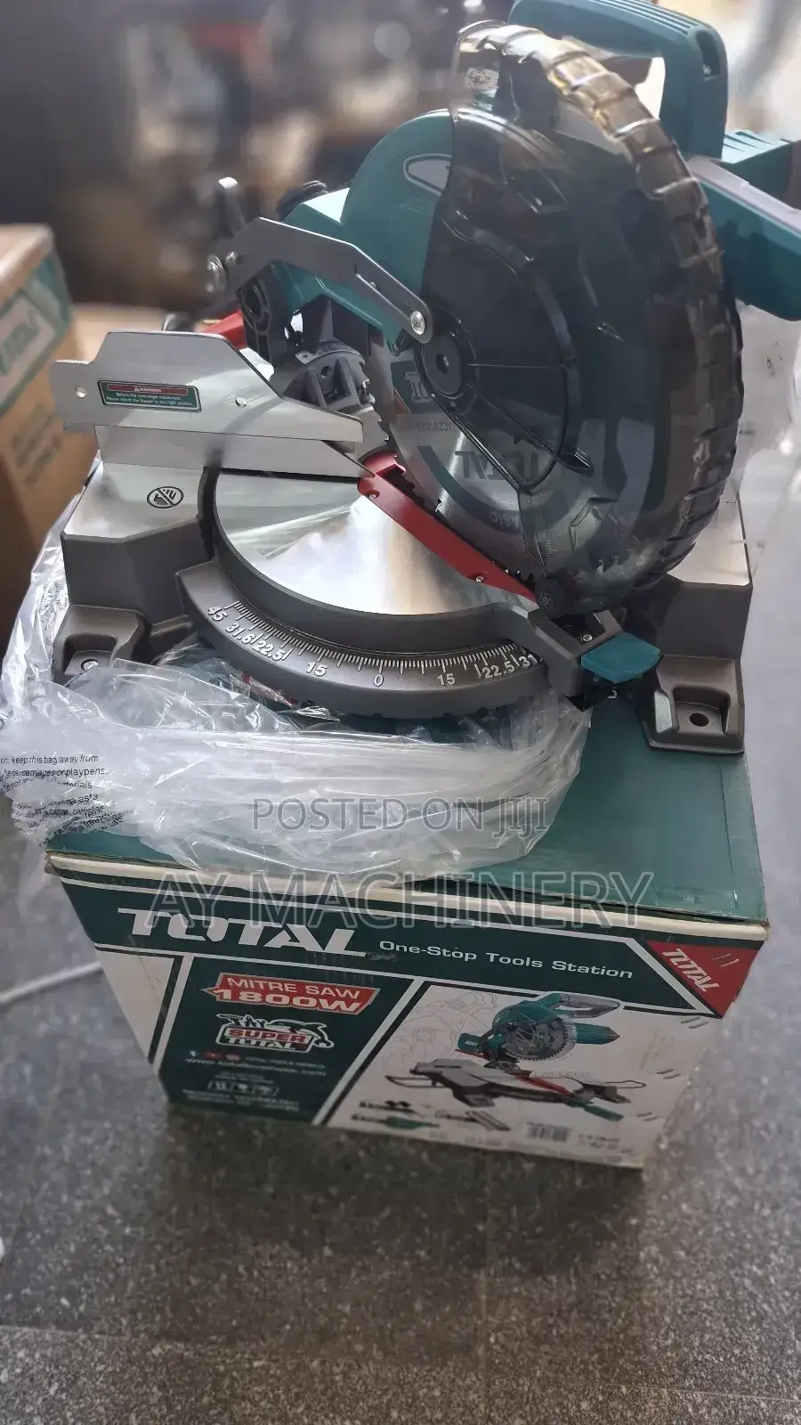 Mitresaw 1800w Total