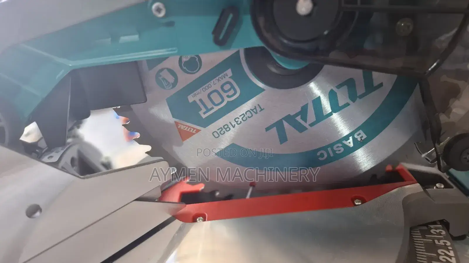 Mitresaw 1800w Total
