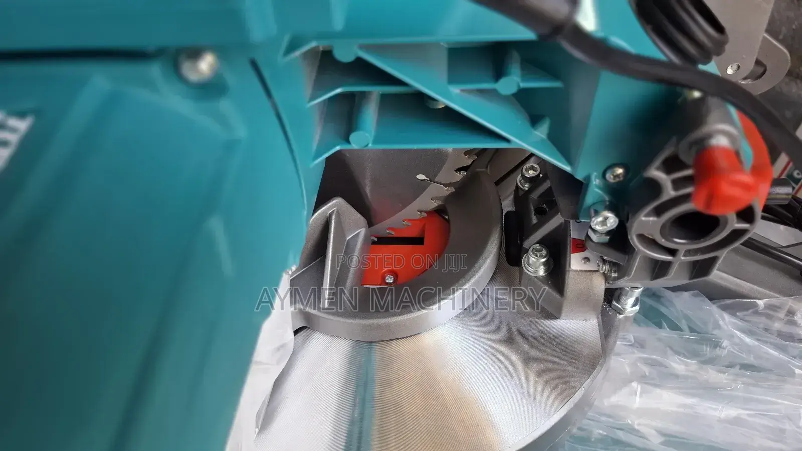 Mitresaw 1800w Total