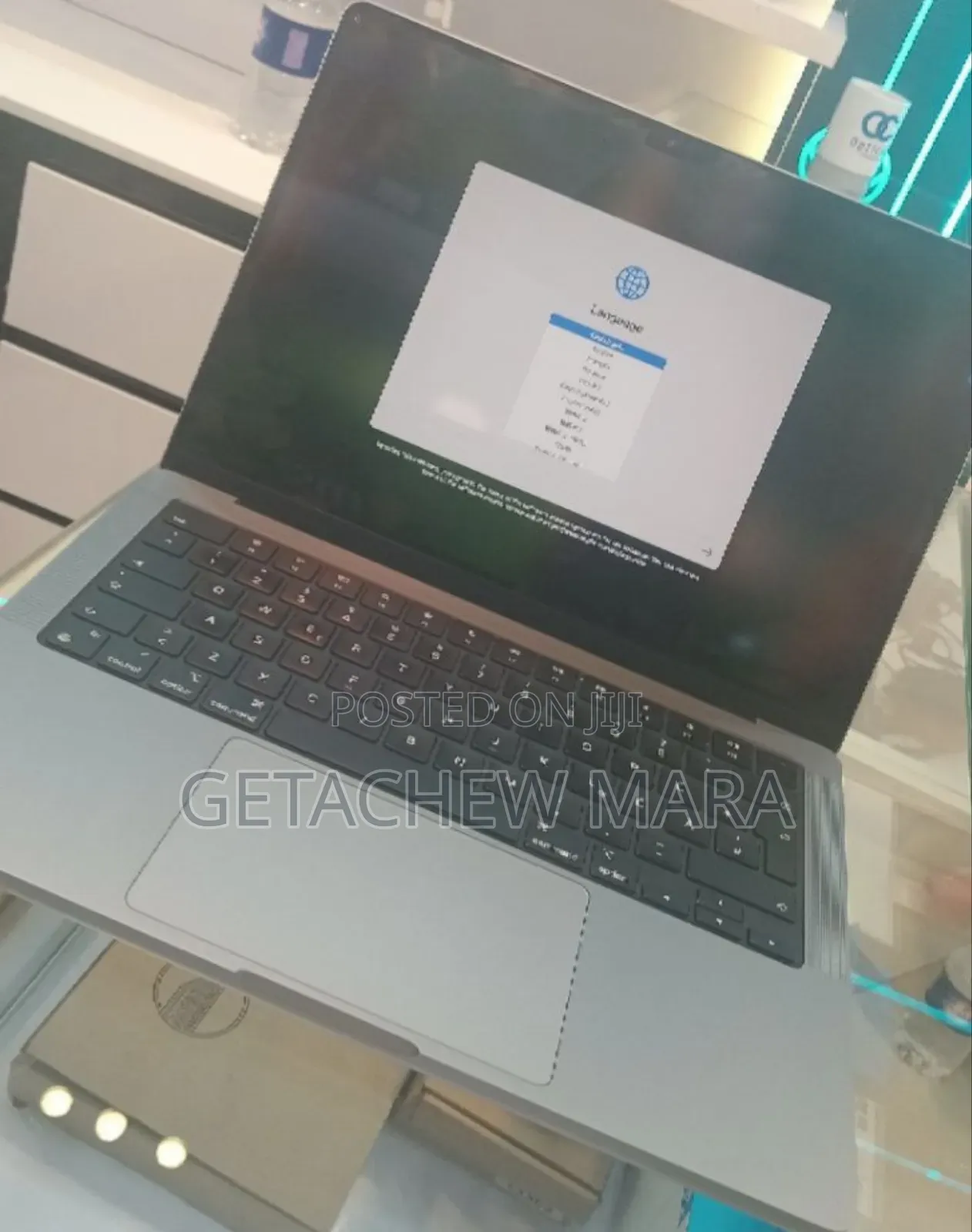 New Laptop Apple MacBook Air 2024 M3 13-Inch 24GB Intel SSD 512GB