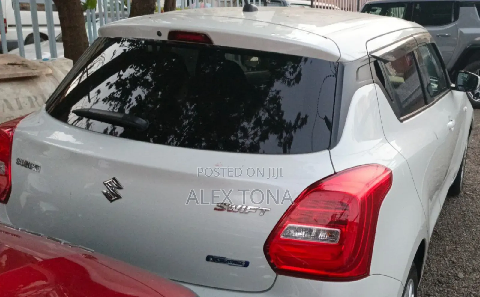 Suzuki Swift 2024 White