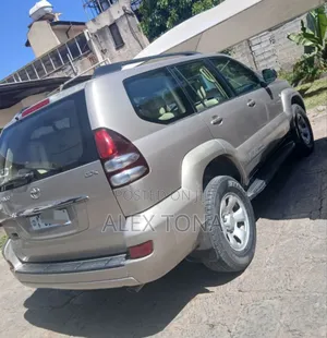 Photo - Toyota Land Cruiser Prado 2004 Silver