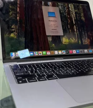 Photo - New Laptop Apple MacBook Pro 2020 M1 8GB Apple M1 Pro SSD 256GB