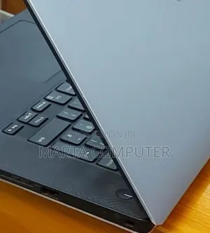 New Laptop Dell Precision 5540 16GB Intel Core I7 SSD 512GB