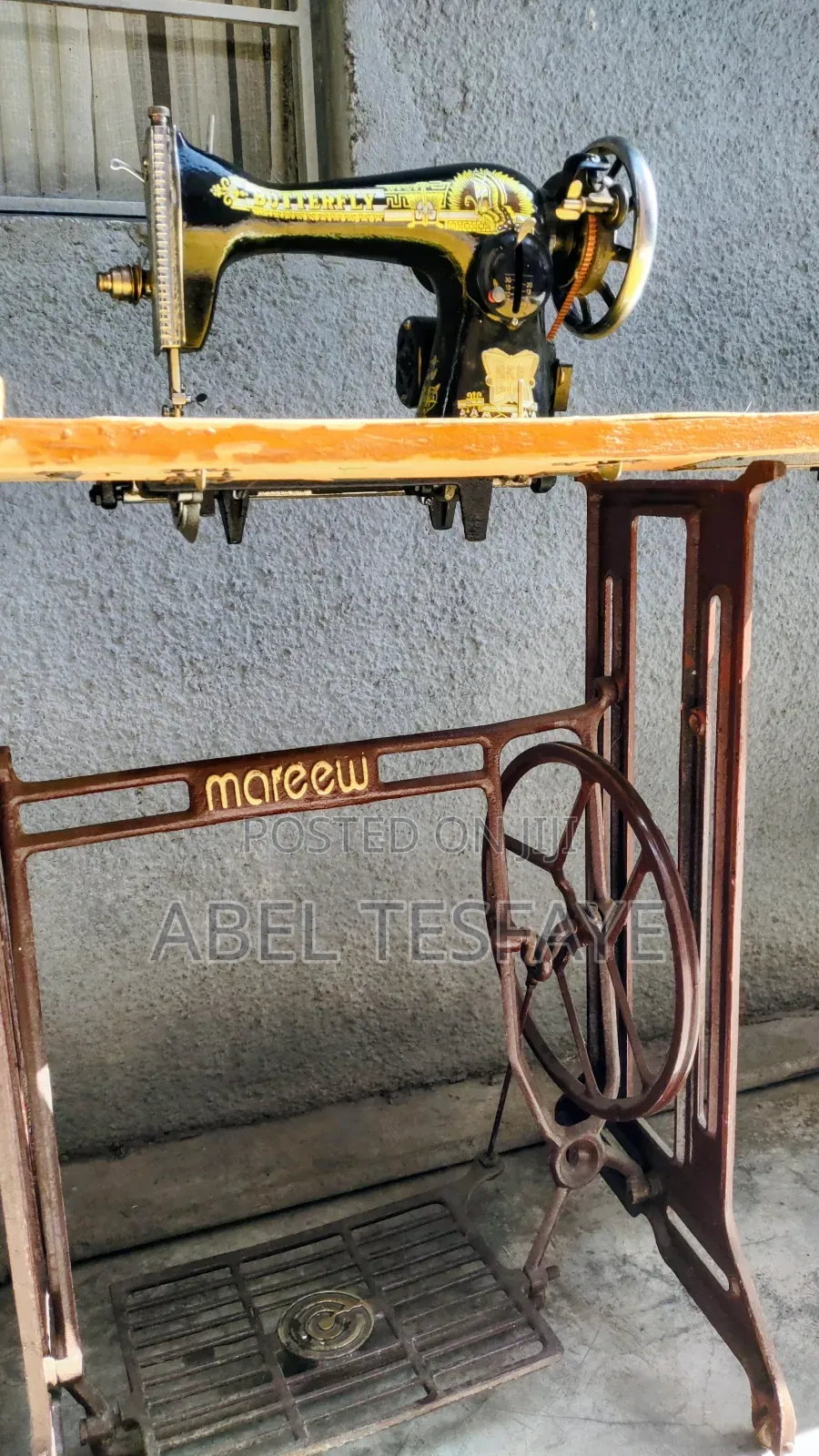 Sewing Machine Vintage Butterfly Hand-Crank