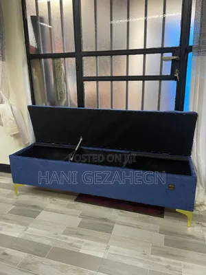 Photo - Show Furniture