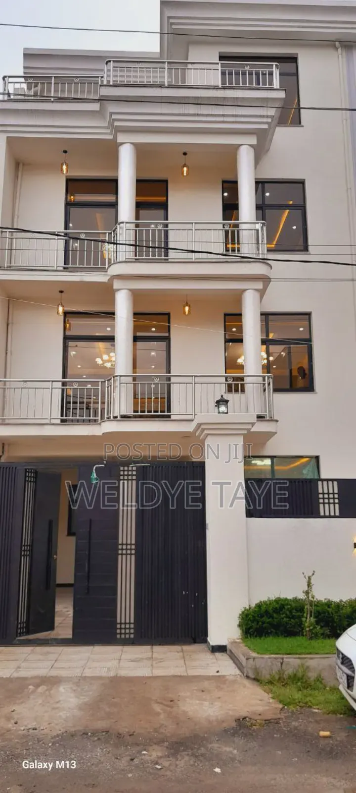 Furnished 6bdrm House in Yeka for sale