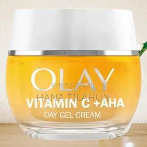 Photo - Olay Vitamin C + Aha Hydra Glow Day Cream (50ml)