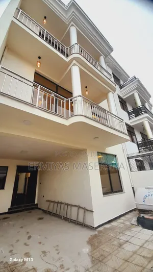 8bdrm House in Yeka for sale