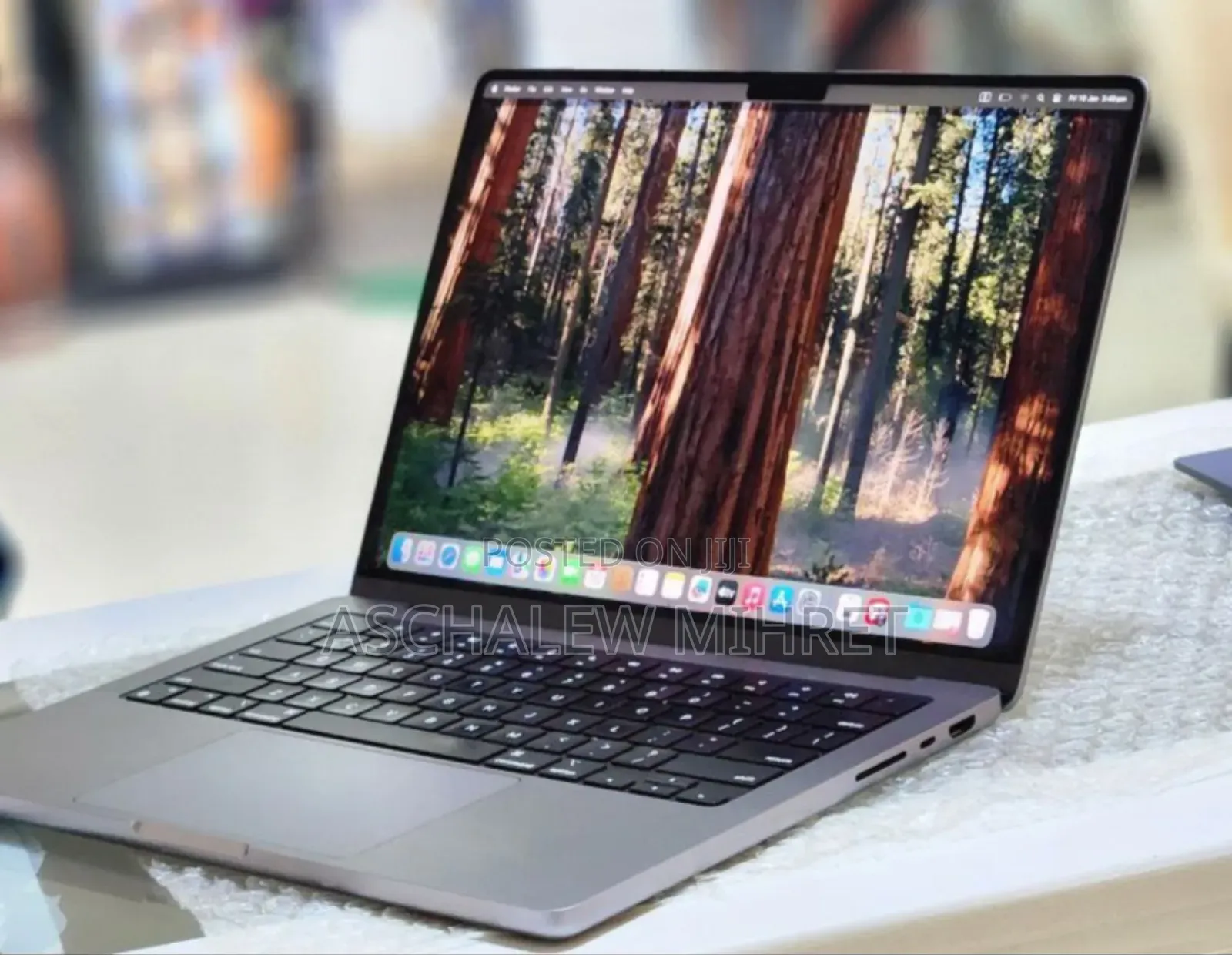 New Laptop Apple MacBook Pro M1 16GB Apple M1 Pro SSD 512GB