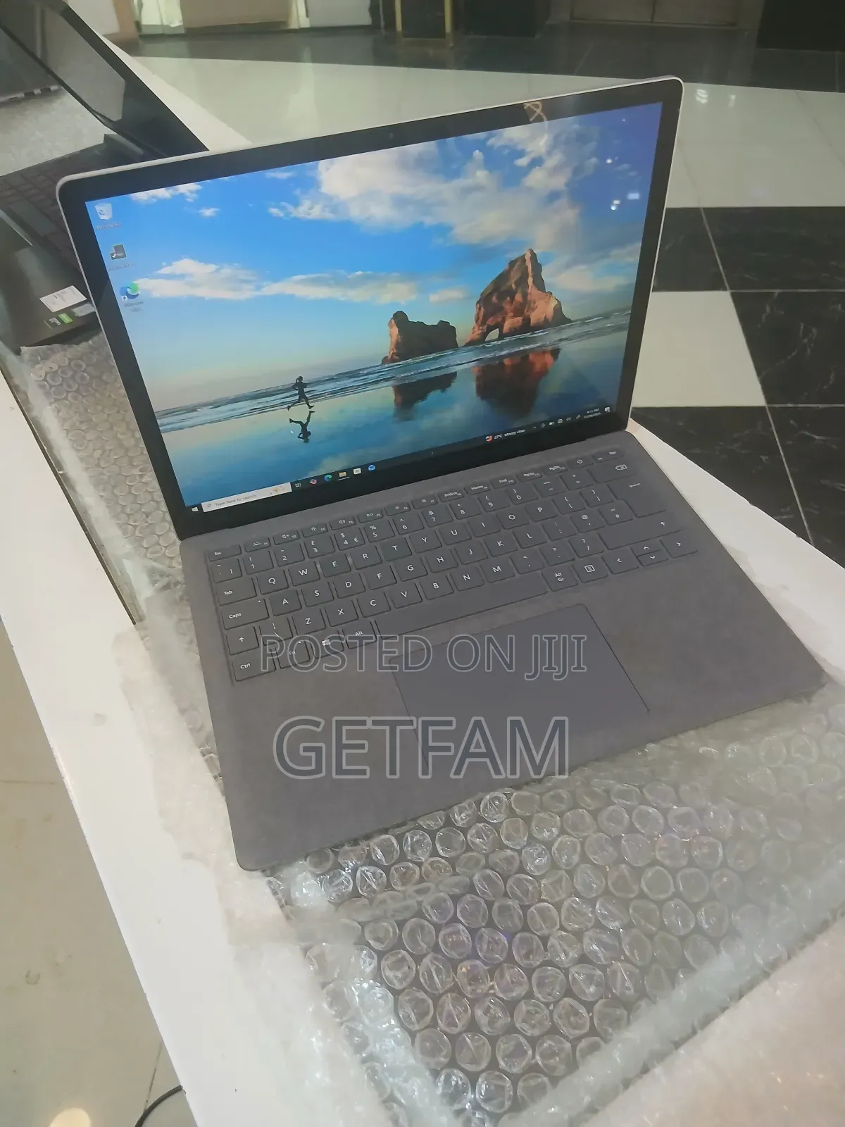 New Laptop Microsoft Surface 16GB Intel Core I7 SSD 512GB