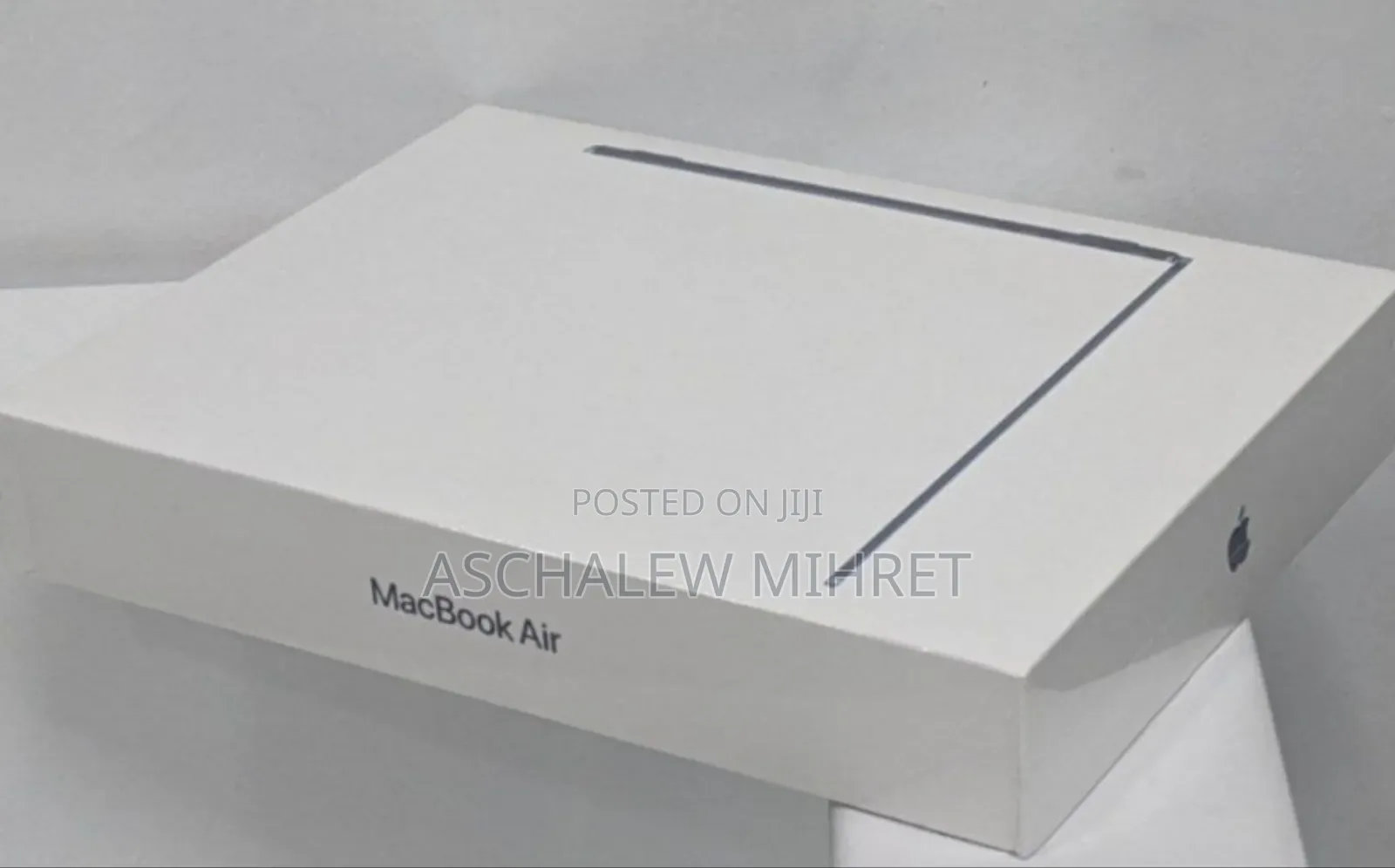 New Laptop Apple MacBook Pro 2022 M2 8GB Apple M2 SSD 512GB