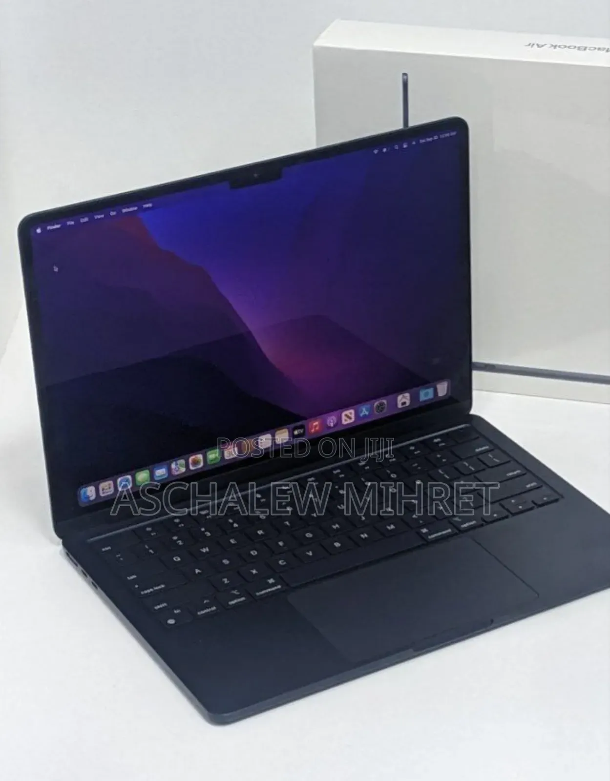 New Laptop Apple MacBook Pro 2022 M2 8GB Apple M2 SSD 512GB