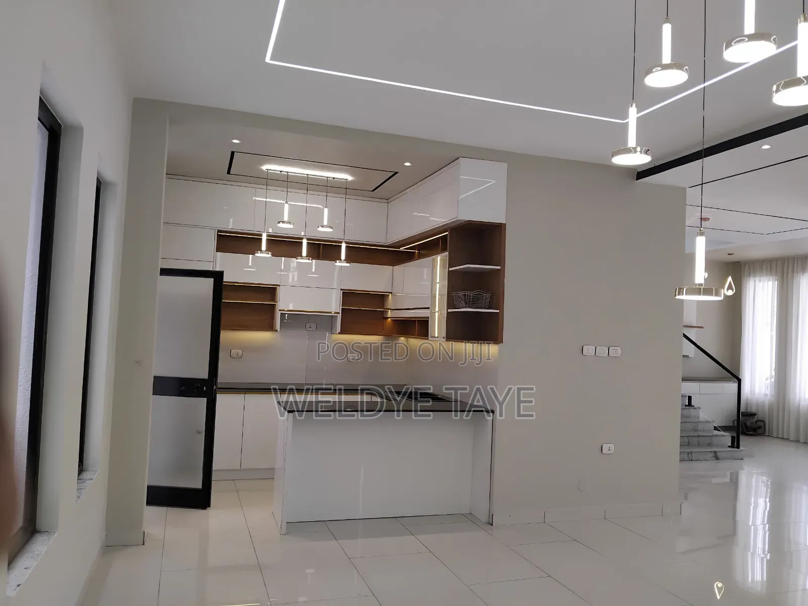 Furnished 9bdrm House in ወንዴ ደላላ, Yeka for rent