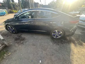 Hyundai Avante 2017 Blue