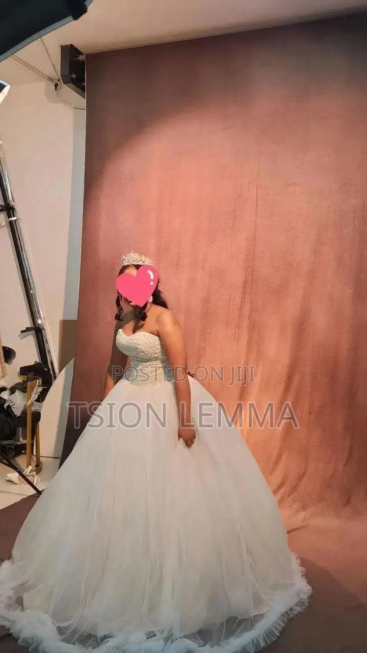 የሚሸጥ ቬሎ(Bridal Dress)