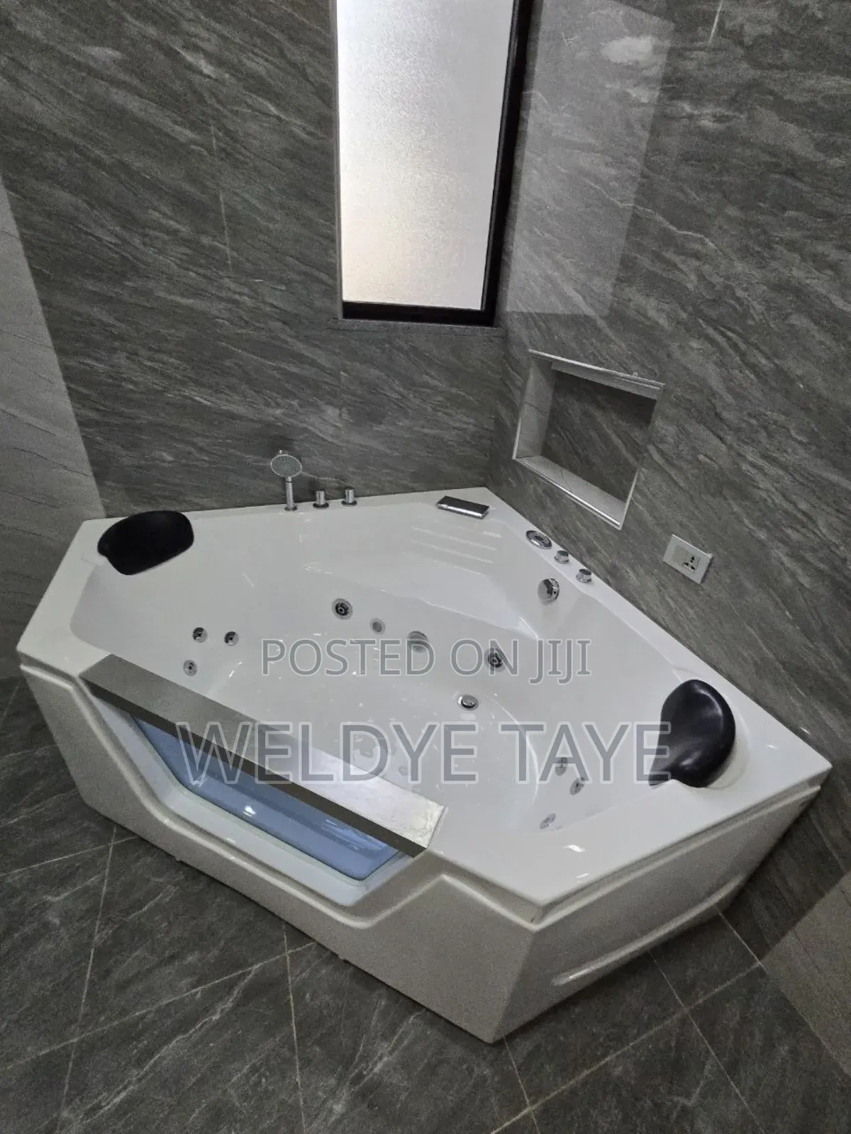 Furnished 6bdrm House in Yeka for sale