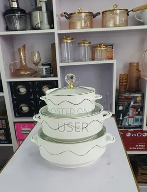 ተደራራቢ የወጥ ማቅረቢያ ሰሀን