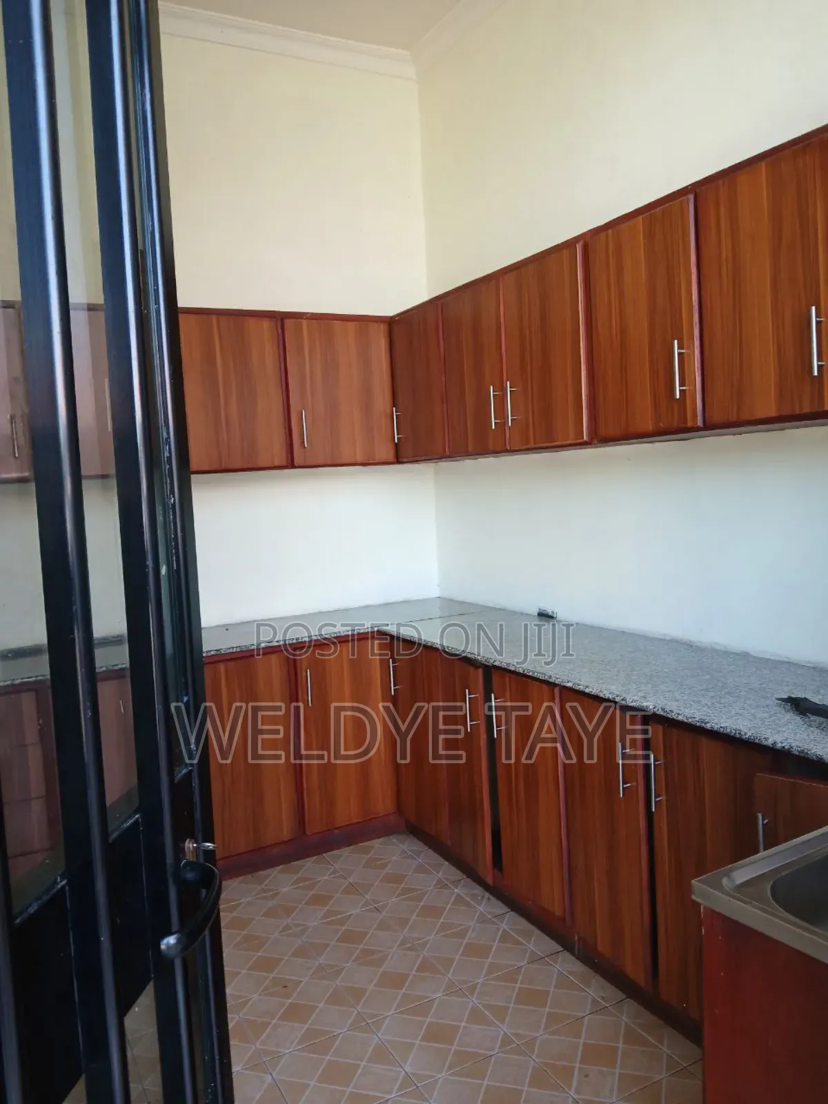 Furnished 3bdrm House in Yeka for sale