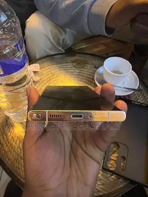 Photo - New Samsung Galaxy S23 Ultra 256 GB White