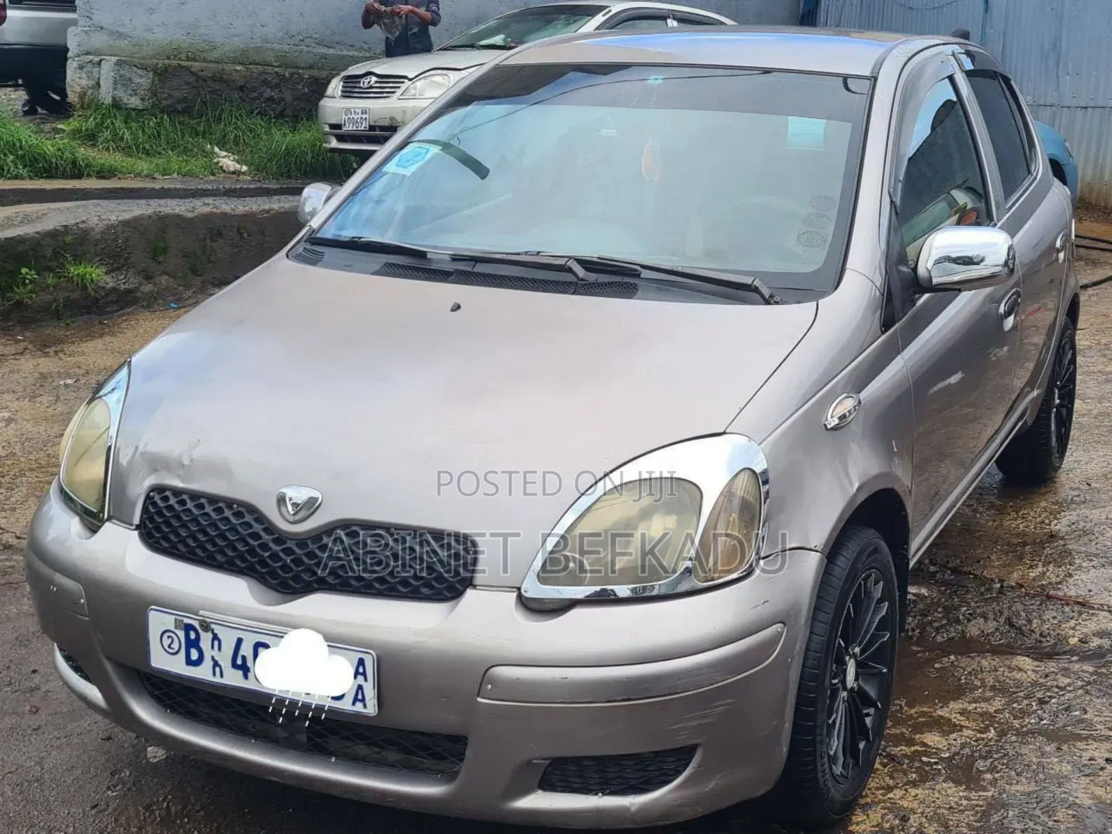 Toyota Vitz 1.0 FWD 5dr 2004 Gray