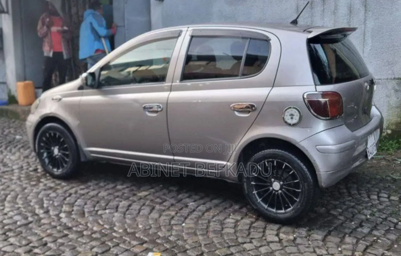 Toyota Vitz 1.0 FWD 5dr 2004 Gray