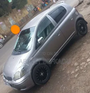 Toyota Vitz 1.0 FWD 5dr 2004 Gray