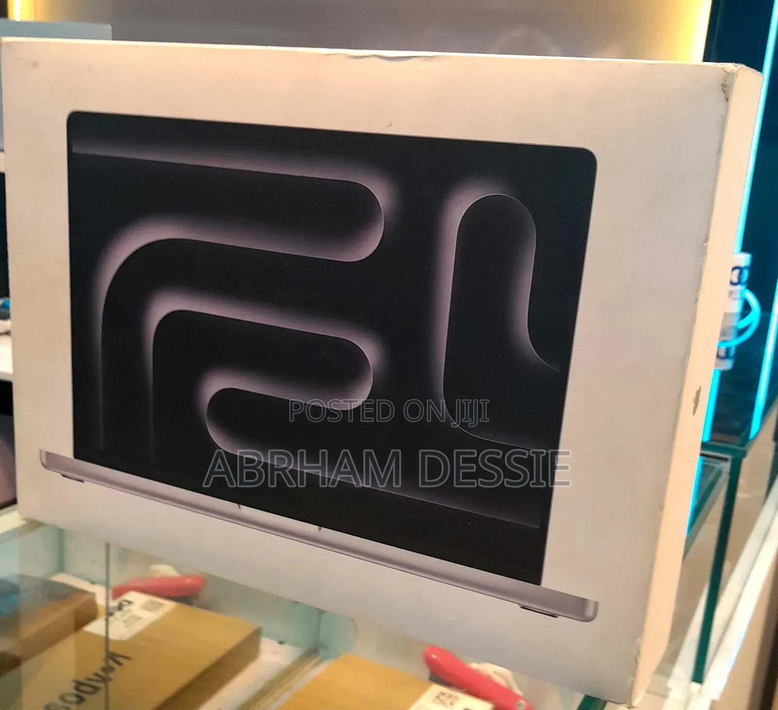 New Apple MacBook Pro 2024 M4 Max 16-Inch 24GB Apple M4 SSD 512GB