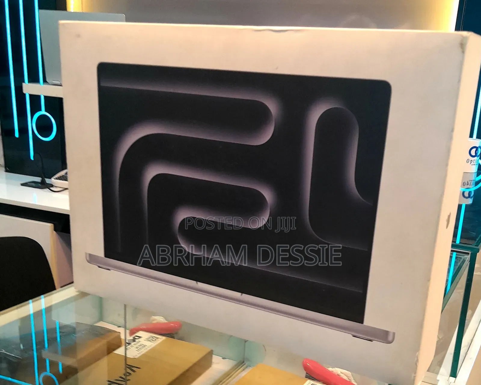 New Apple MacBook Pro 2024 M4 Max 16-Inch 24GB Apple M4 SSD 512GB