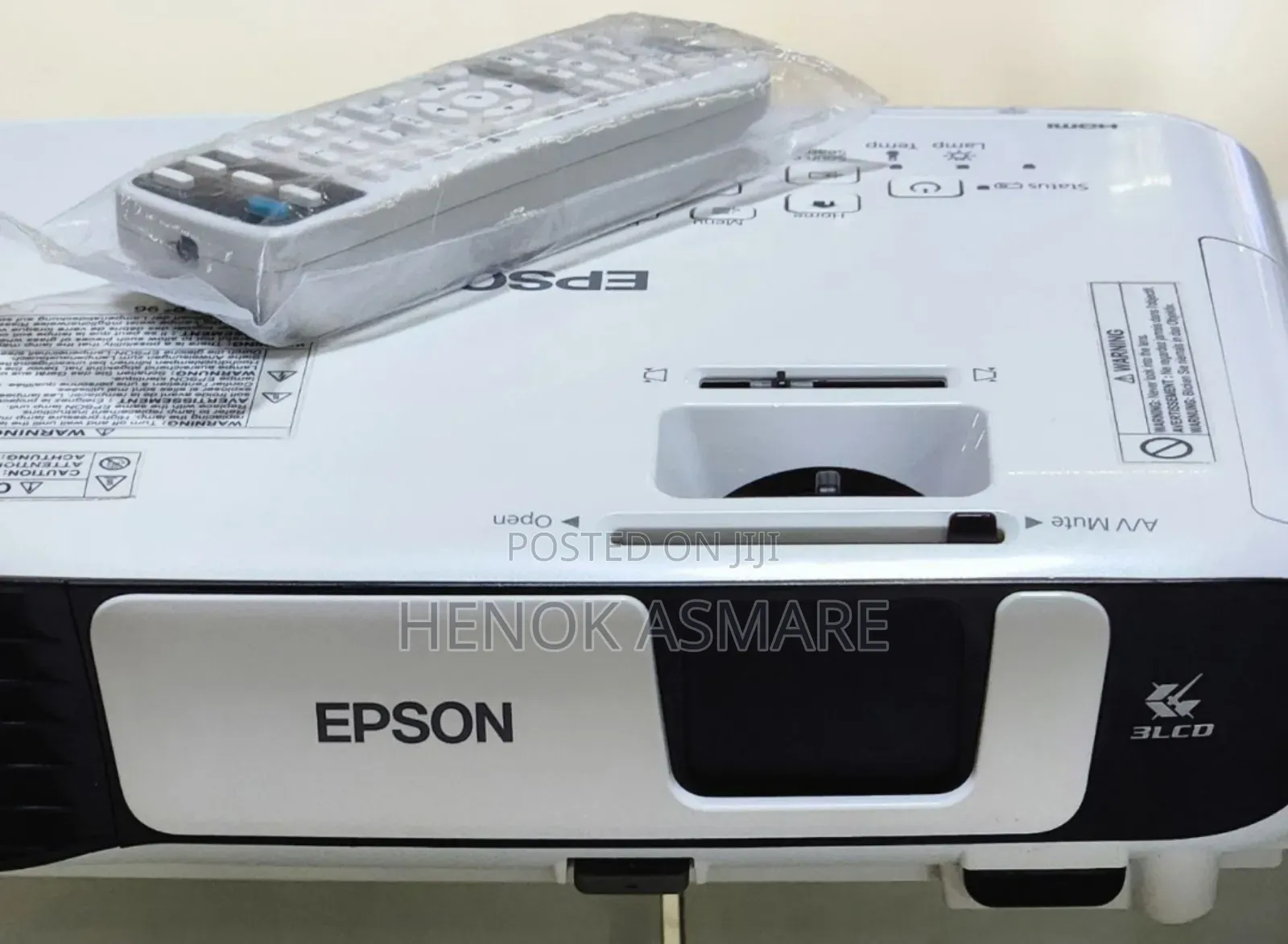 Epson Projector 
Model Name: Eb-S41
  Has Bag and Remote 
Har