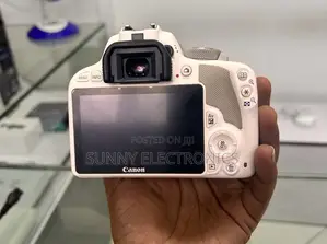 Photo - Canon Eos 100d