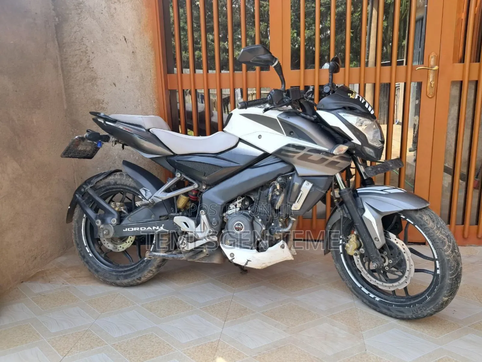 New Bajaj Pulsar RS200 2018 Black