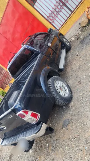 Toyota Hilux 2014 Black